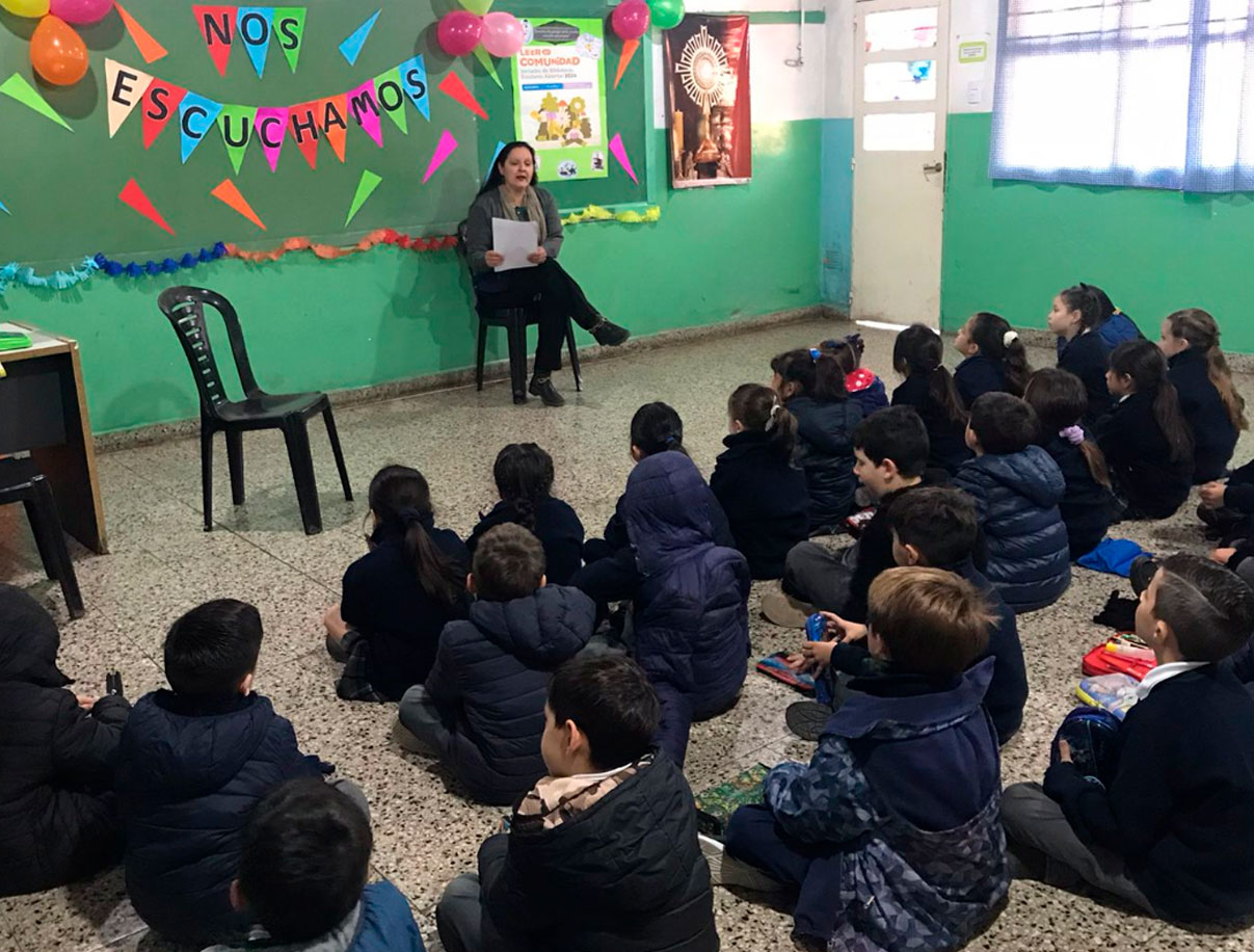 Acompañamiento y tutorías a estudiantes